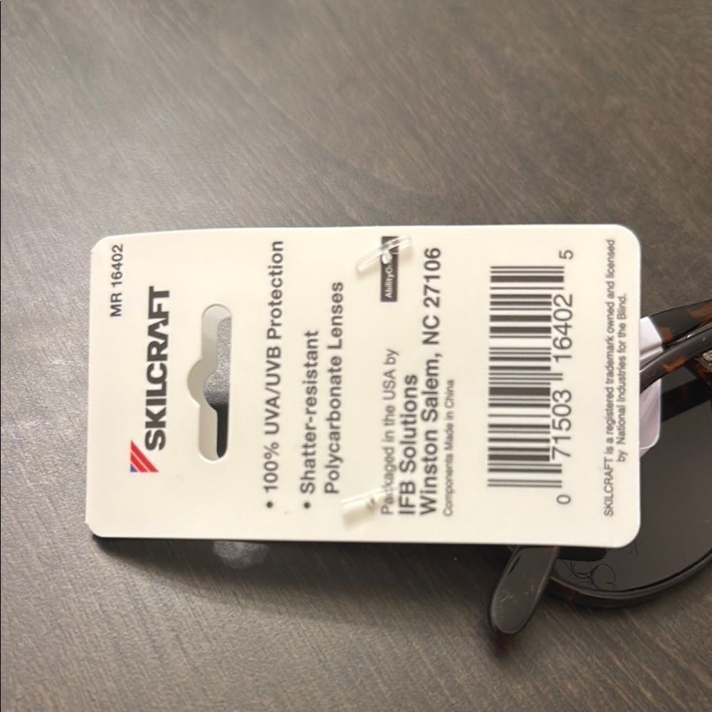 Signature Tortoise Shell Sunglasses - Picture 3 of 6